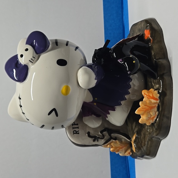 BNWT Hello Kitty and Friends RIP Halloween Decor - Picture 1 of 9